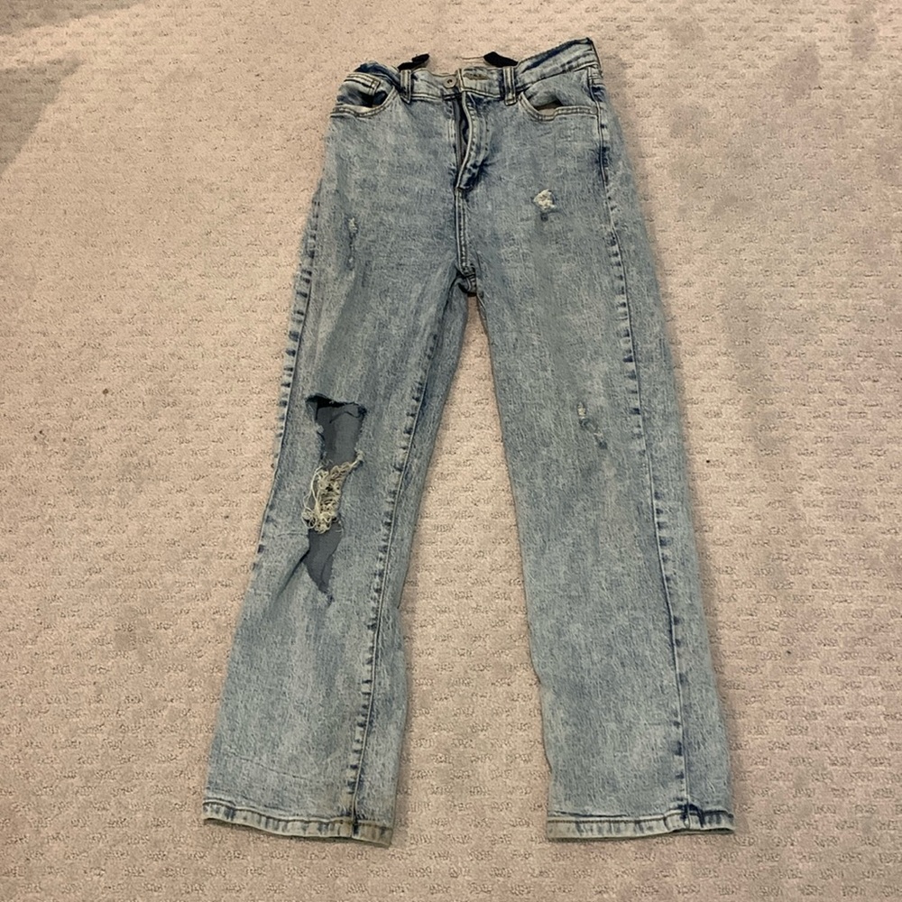 Light Wash. Classic blue jeans. Art Class